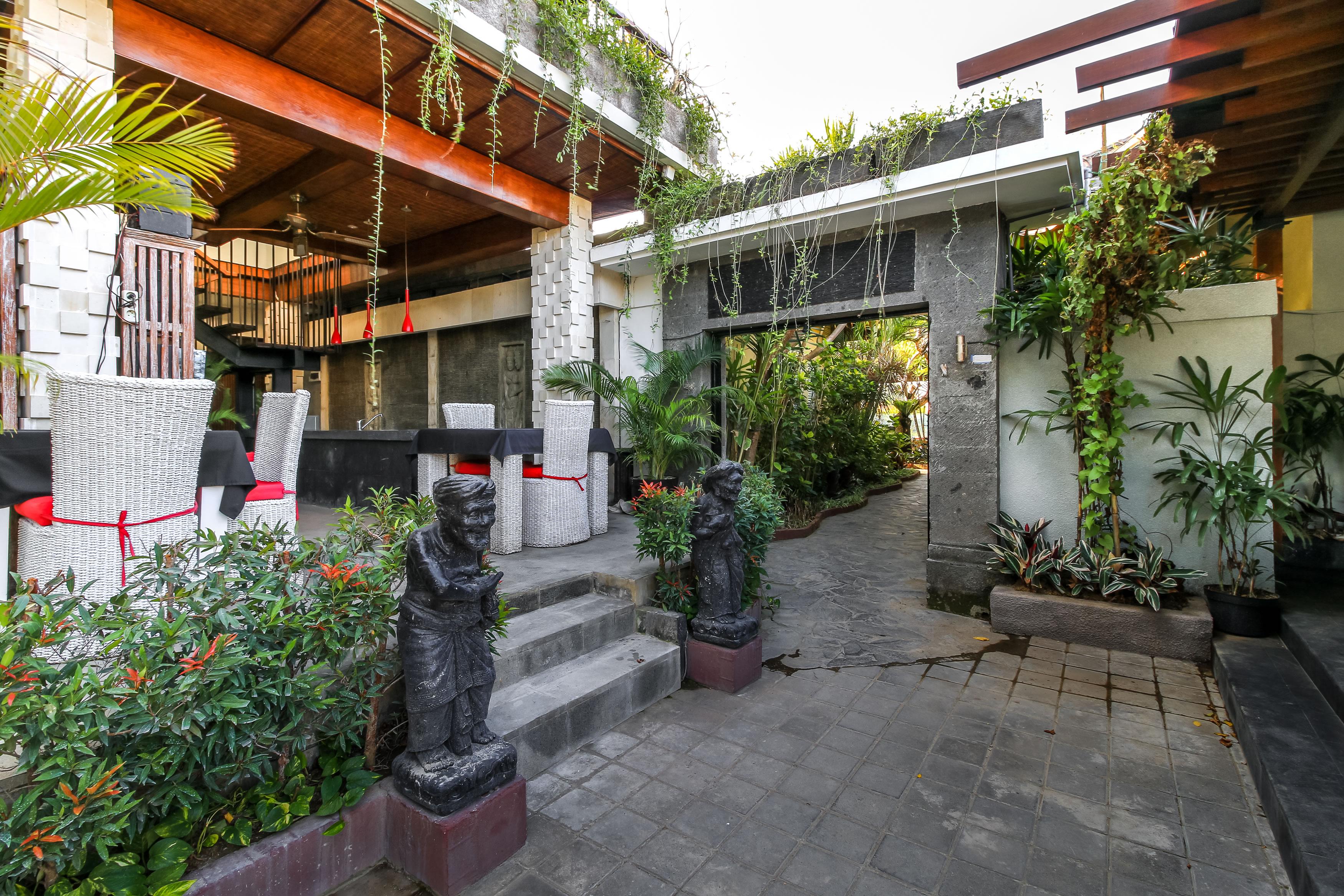 Aleesha Villas And Suites Sanur  Exterior photo