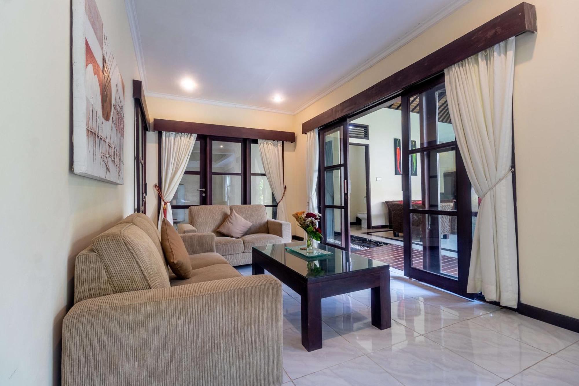 Aleesha Villas And Suites Sanur  Exterior photo